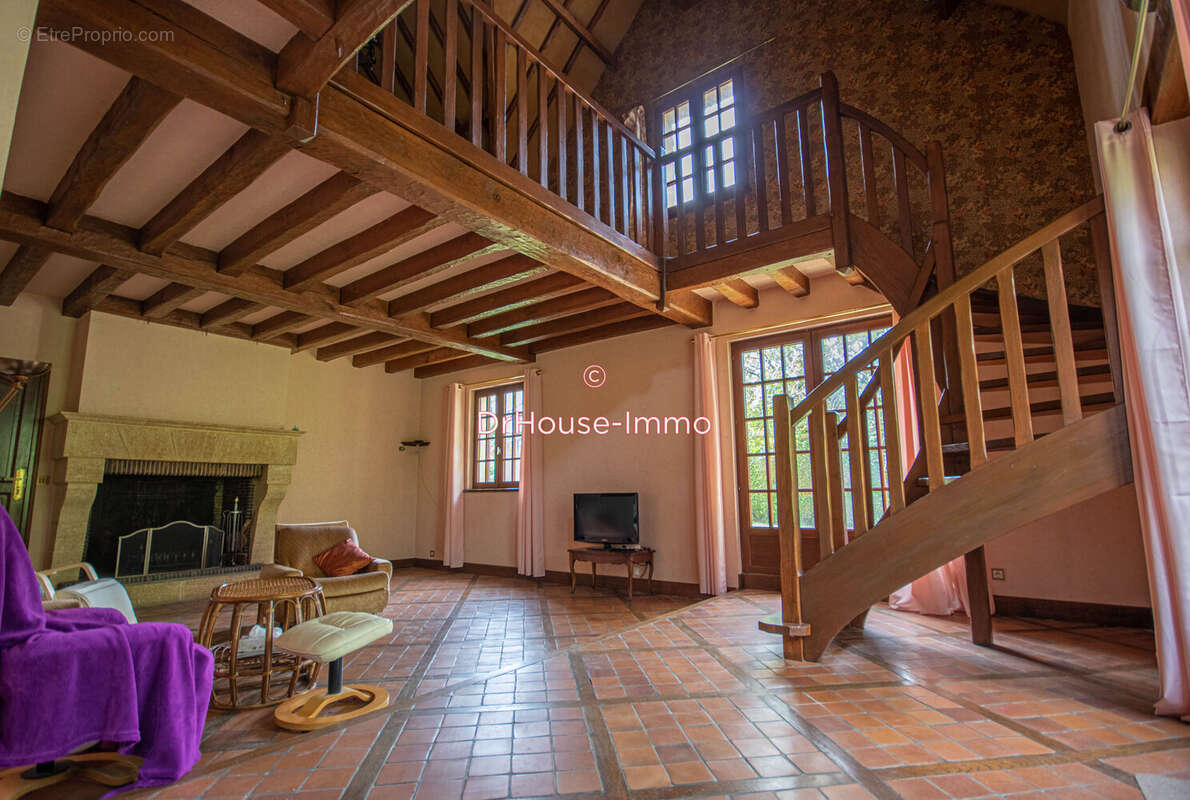 Maison 217 m² à Auffreville-Brasseuil  - photo 2