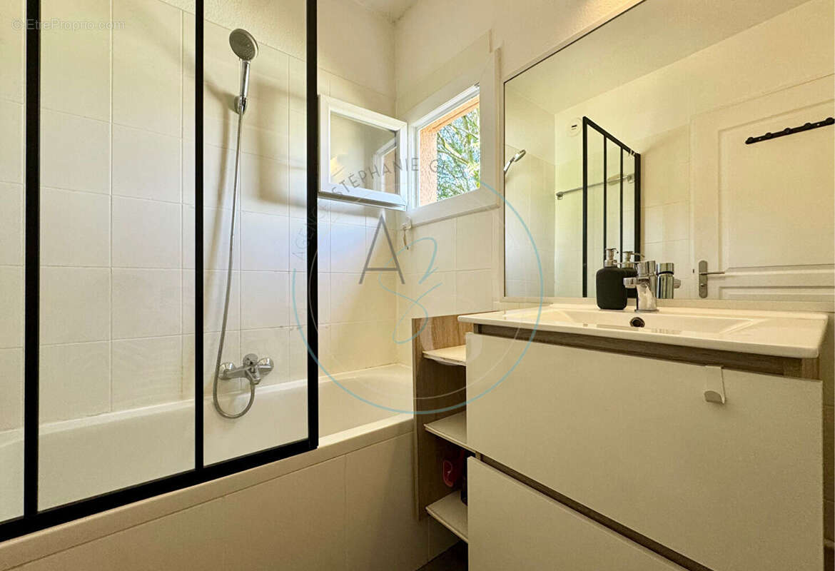 Appartement à GRIMAUD