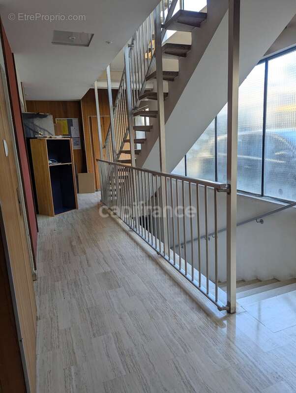Appartement à vendre 3 pièces GRENOBLE (38) - Bel appartement de 54 m² avec cave et garage, au centre de Grenoble - photo 16
