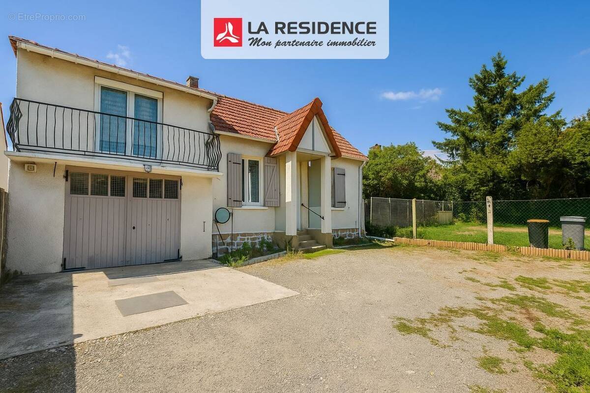 Maison à BENNECOURT