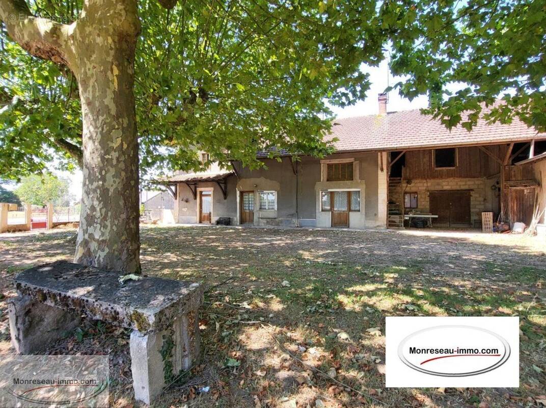 Maison 5 pièces 165 m² · à Chavannes-sur-Reyssouze · 165,5 m² · 118 000 €