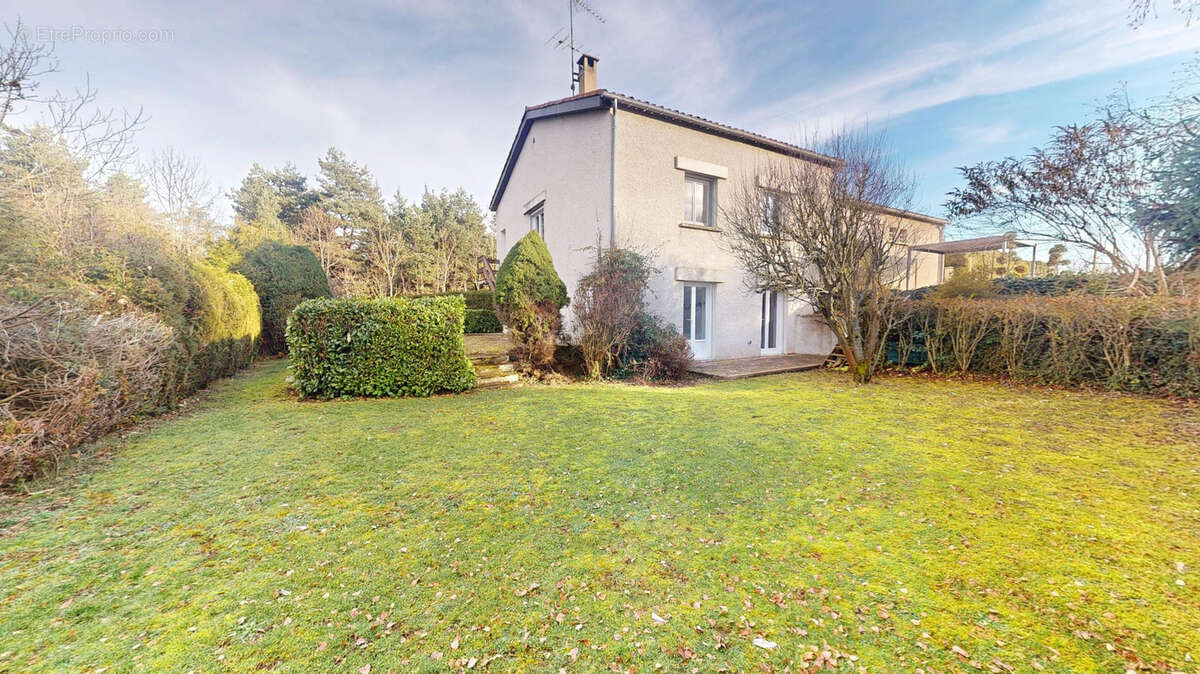 Maison à POLIGNAC