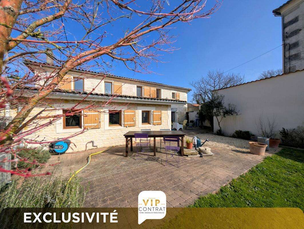 Maison de caractère à Triac Lautrait Exclusivité VIP réf 436237 - photo 18