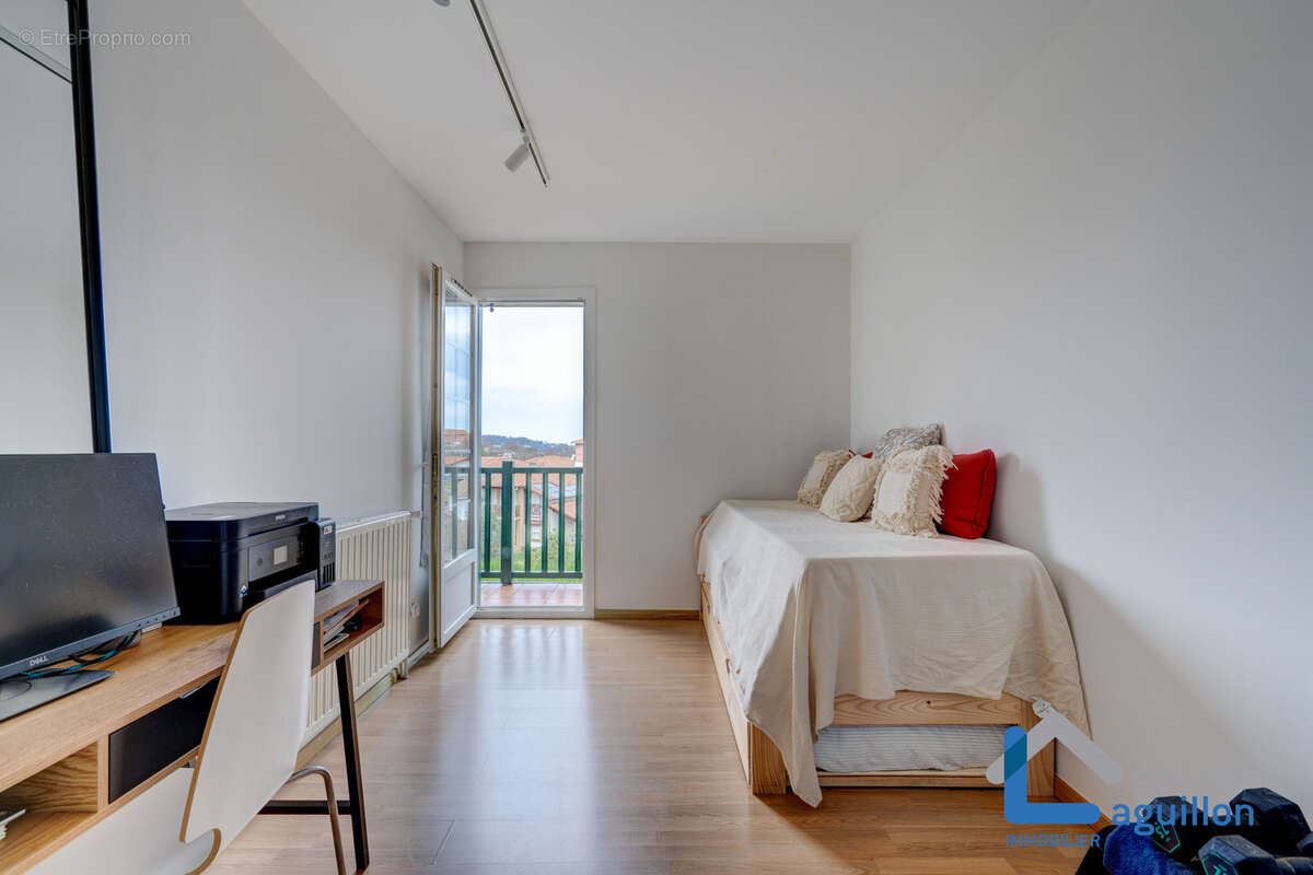 Maison mitoyenne 4 pieces avec deux terrasses, balcon, parking - photo 18