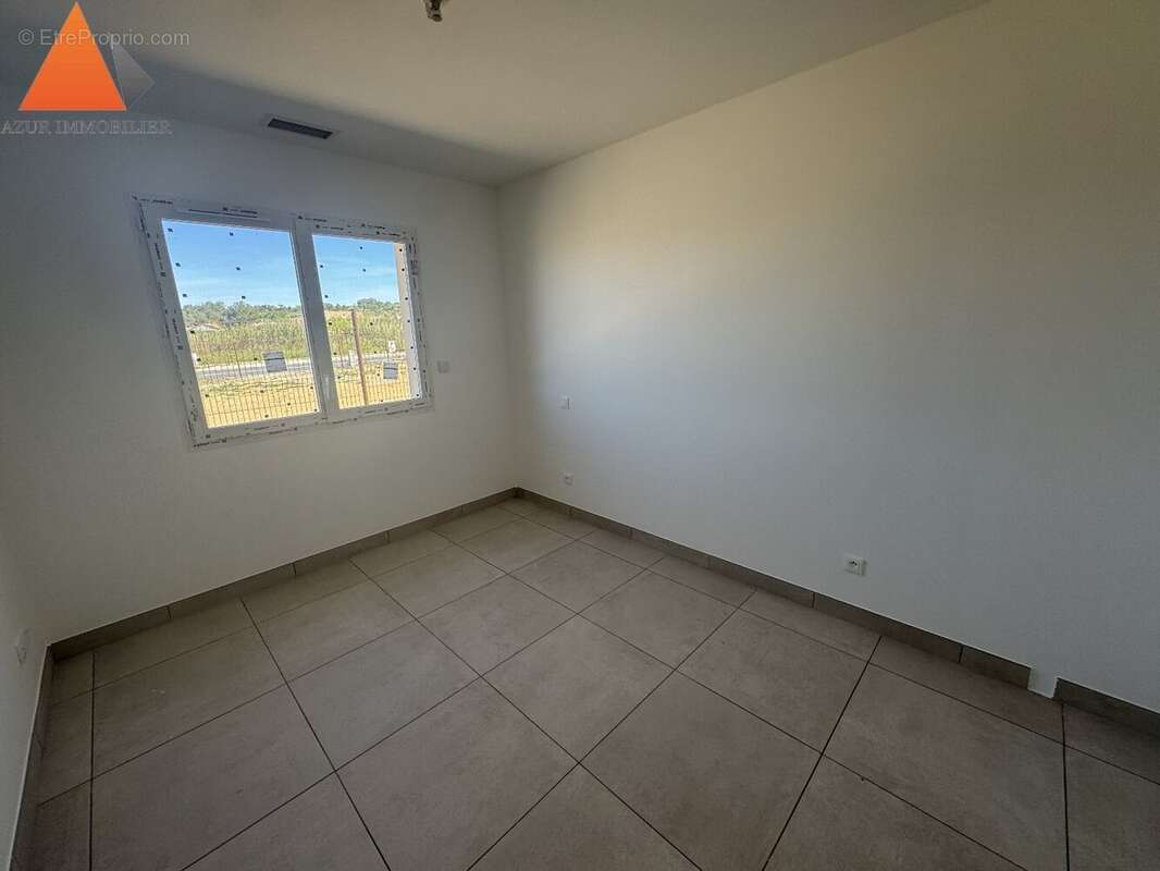 Maison à NISSAN-LEZ-ENSERUNE