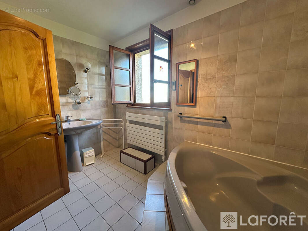 Maison à DESERVILLERS