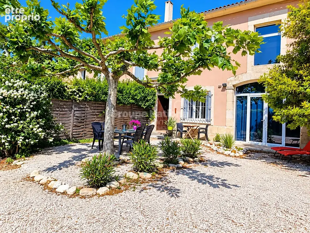 Mas provençal de caractère à rénover, fort potentiel, piscine, gîte et appartement à Châteaurenard - photo 16