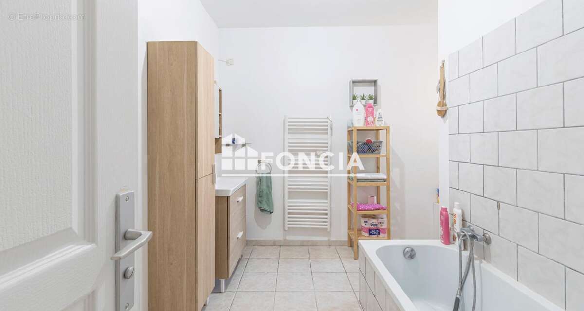 Appartement à PORT-DE-BOUC