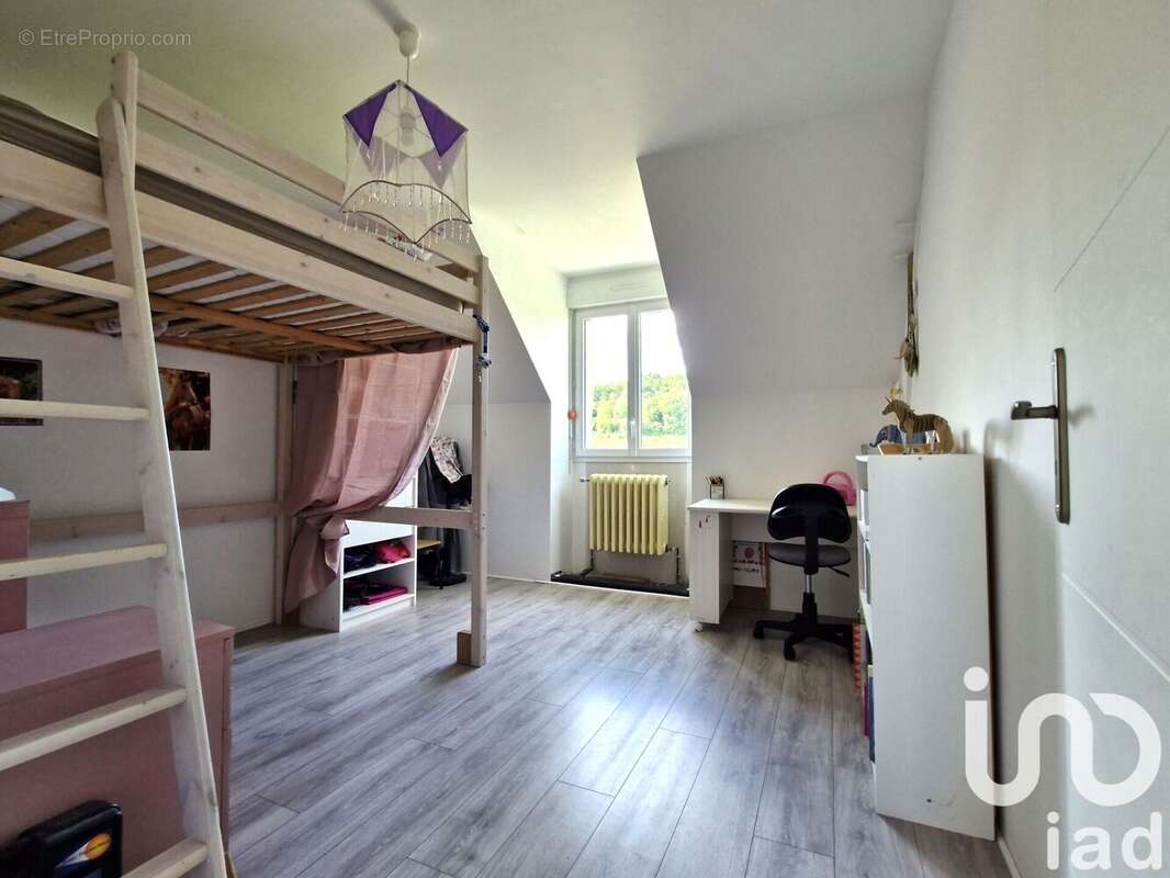 Maison 275 m² à Chinon  - photo 7