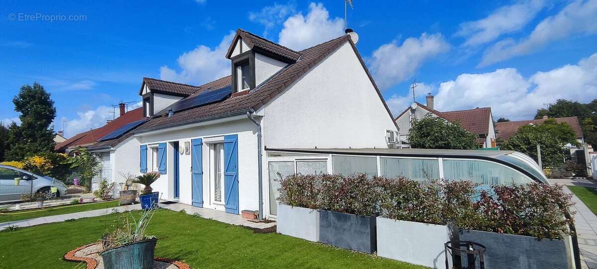 Maison à SAINT-PRYVE-SAINT-MESMIN