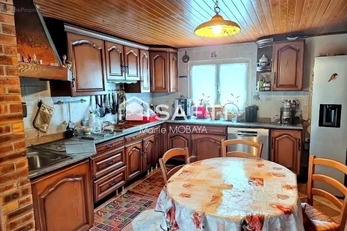Maison 250 m² à Saint-Vincent-De-Paul  - photo 3