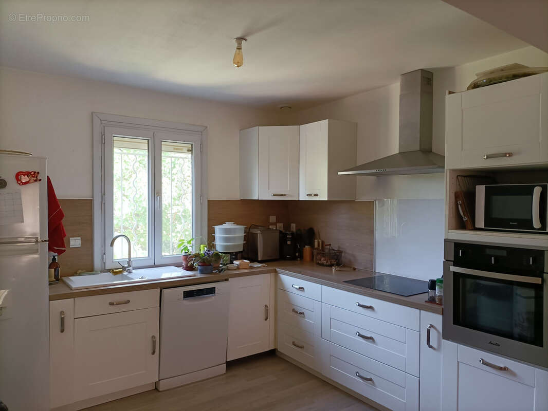 Cuisine équipée  - Maison à BOUILLARGUES