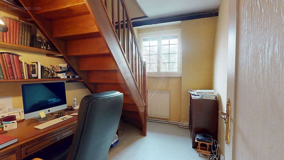 Maison à SAINT-PRYVE-SAINT-MESMIN