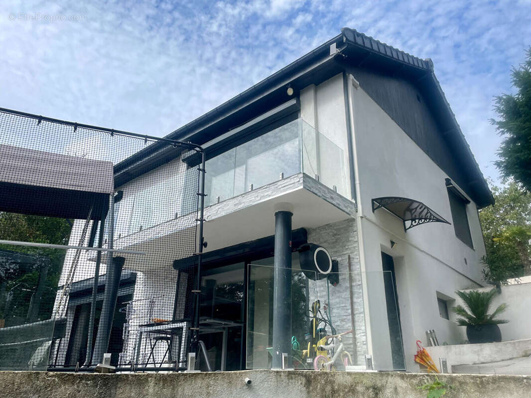 Maison à MONTMORENCY