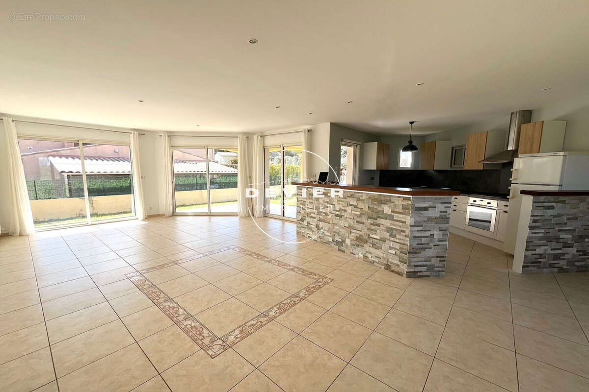 Maison à SUSSARGUES