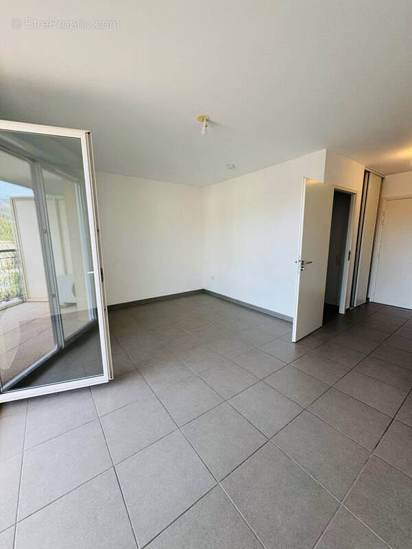 Photo 1 - Appartement à BORMES-LES-MIMOSAS