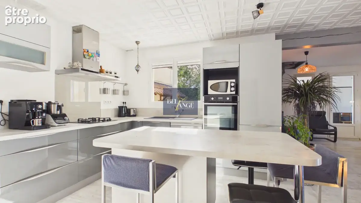RUOMS   Maison avec piscine et 2 gîtes indépendants - photo 6