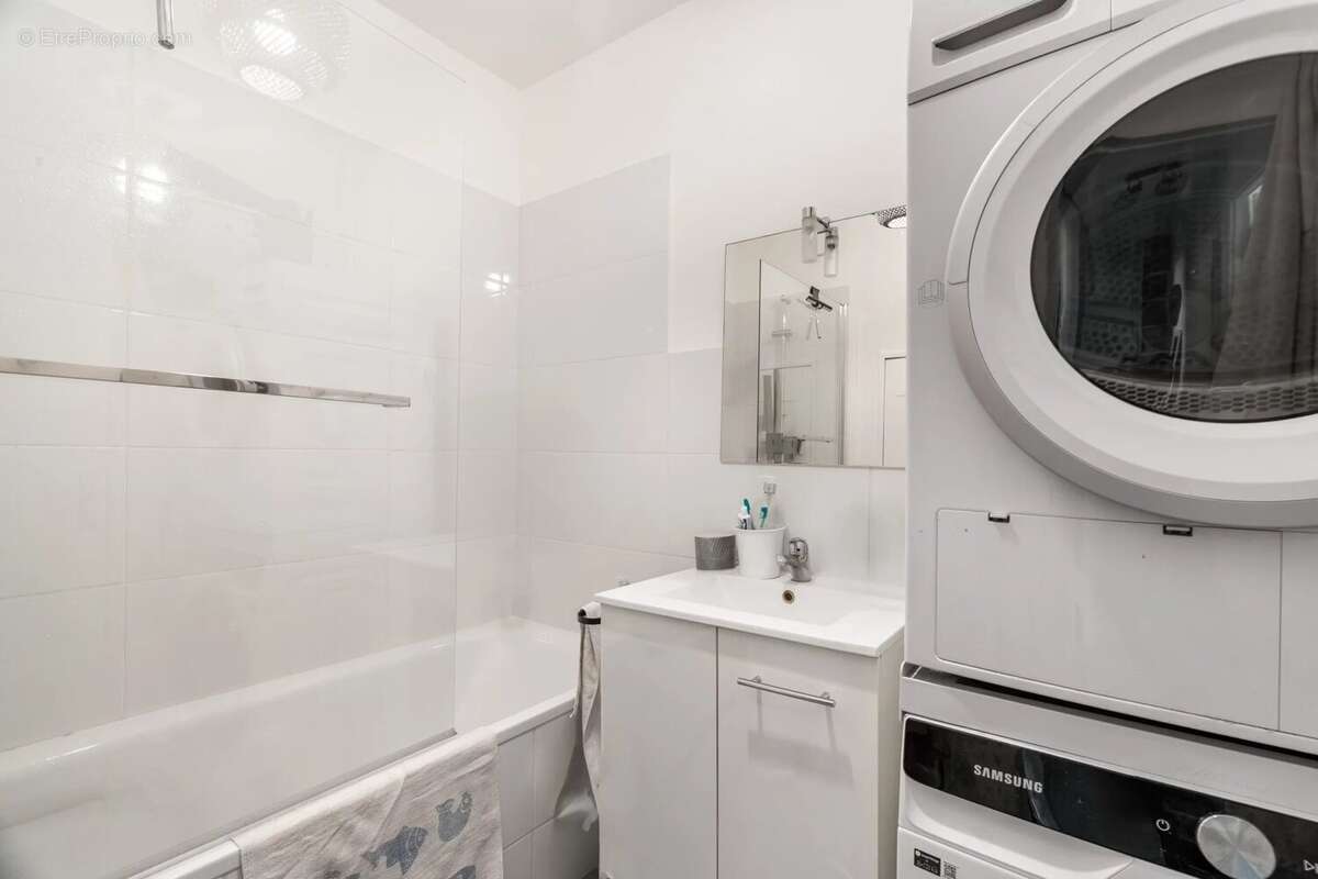 Appartement à LEVALLOIS-PERRET