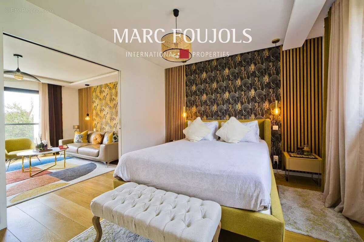 Maison à COURBEVOIE