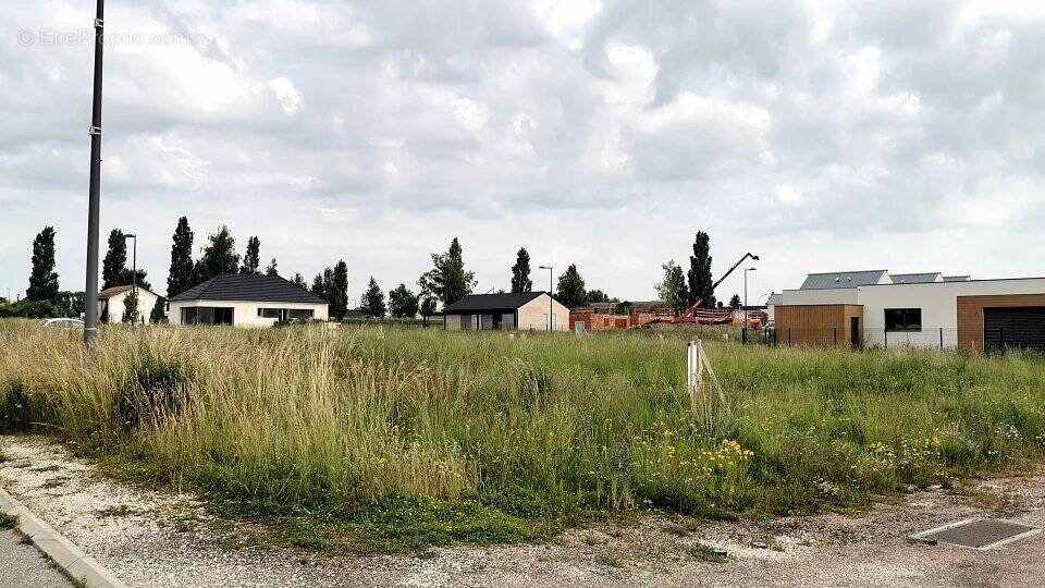 Terrain à PONT-SAINTE-MARIE