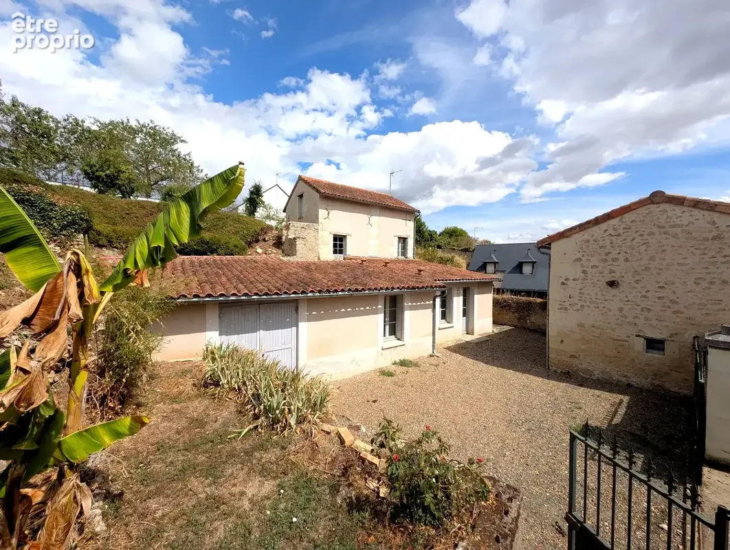 Maison à MONTREUIL-BELLAY
