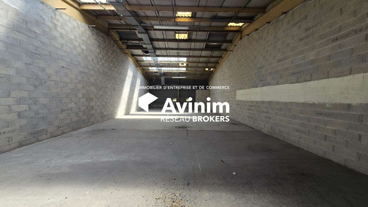 Commerce à NEUILLY-EN-THELLE