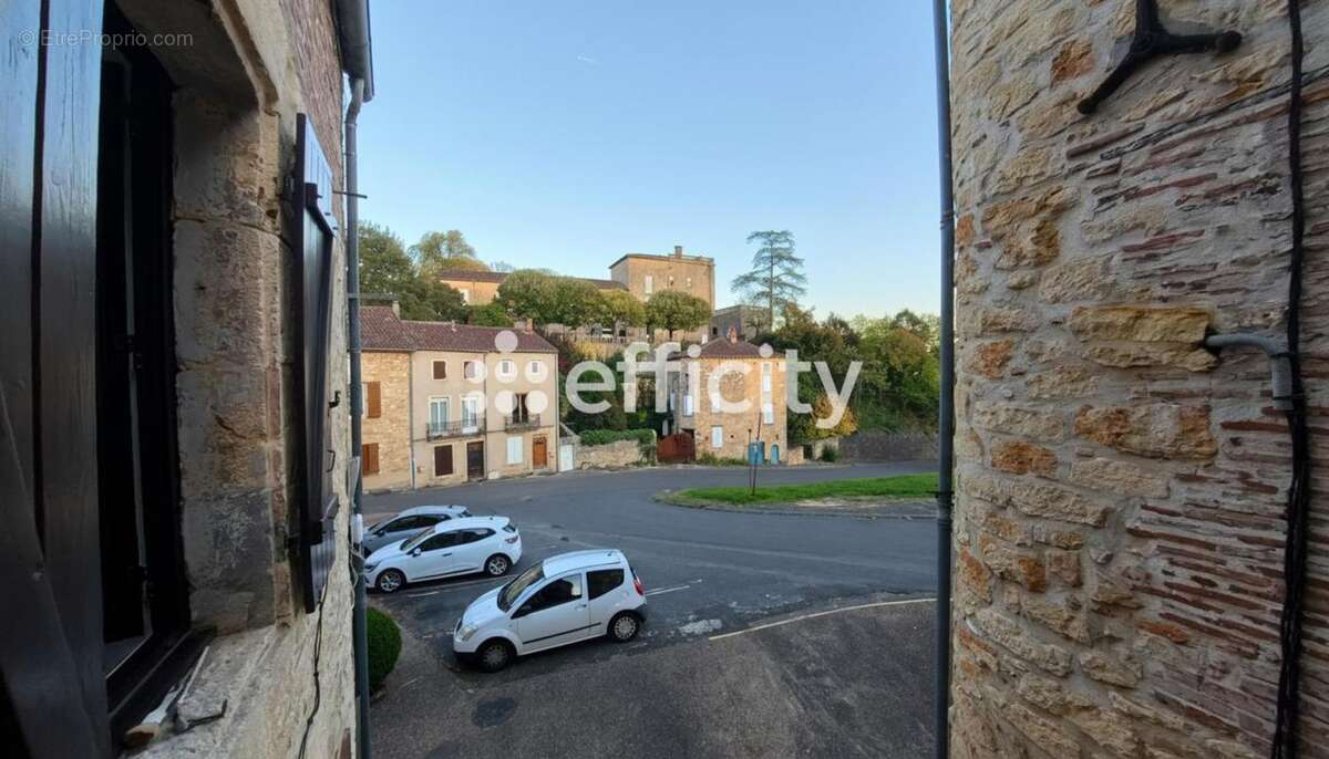 Appartement à FUMEL