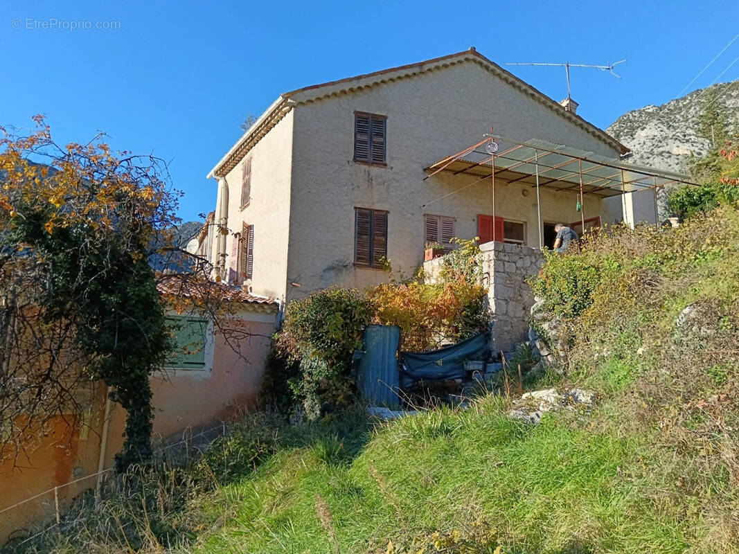 Maison à AIGLUN