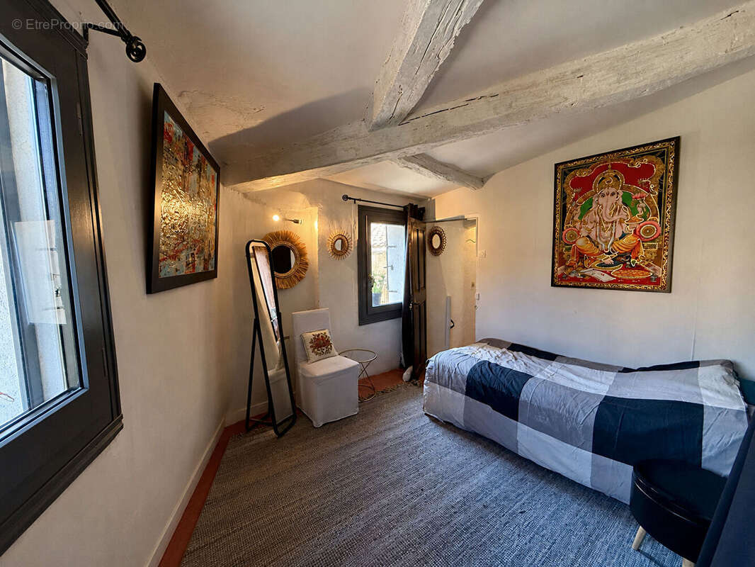 Maison de village R+3 avec dépendance - photo 11
