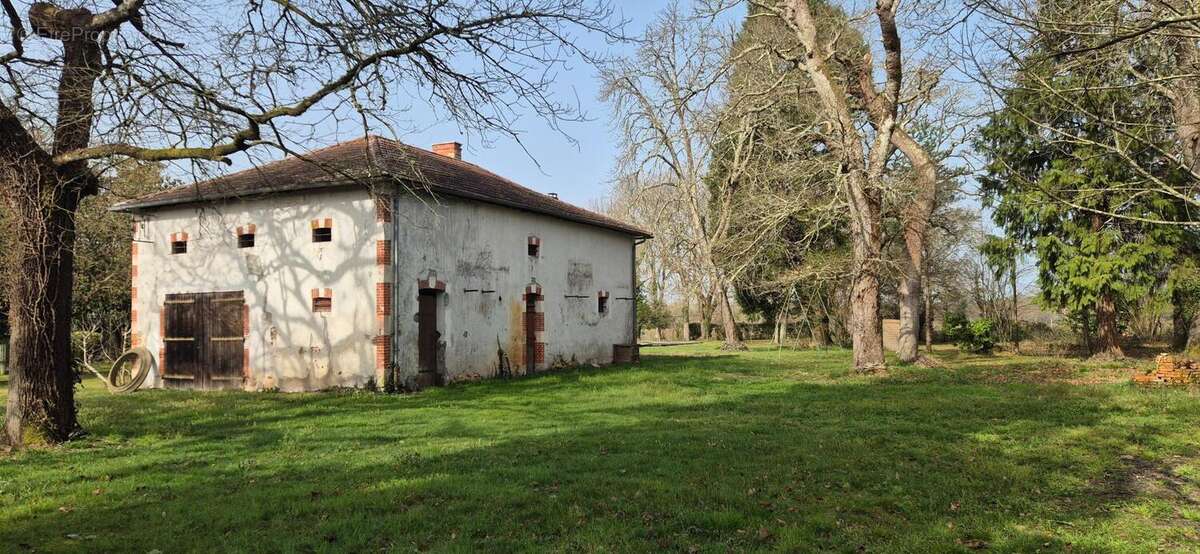 Maison à UCHACQ-ET-PARENTIS