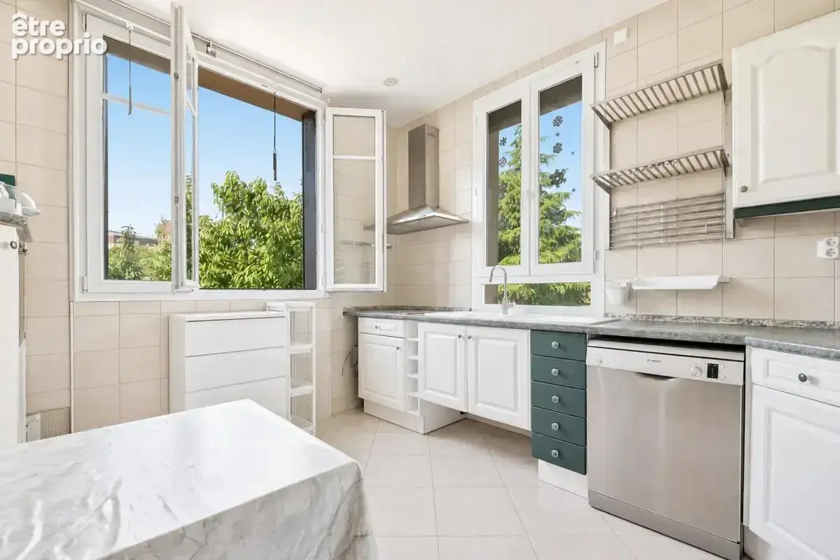 Maison de 10 pièces de 250 m² à Châtillon - photo 10