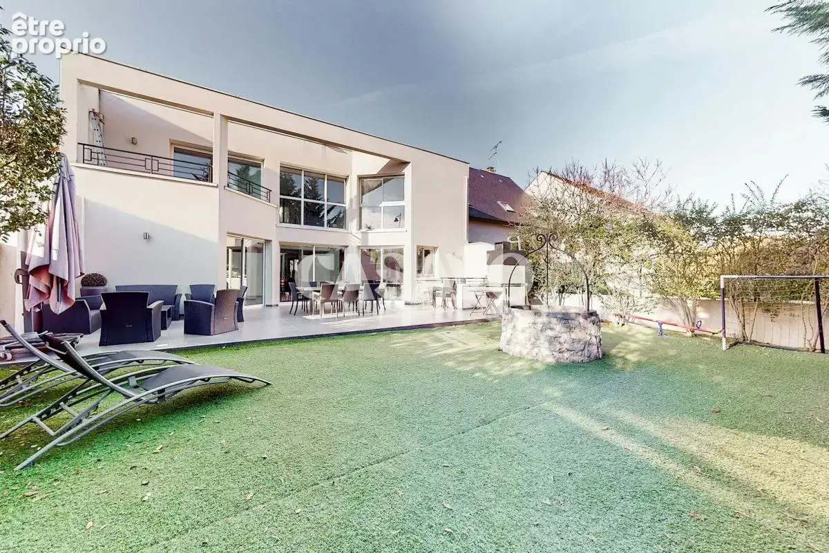 Vente Villa 8 pièces de 300m² - 94700 Maisons-Alfort - photo 1