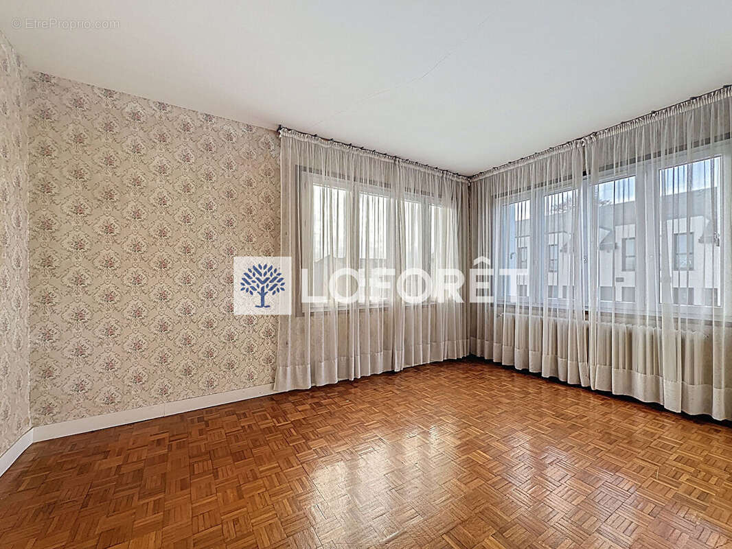 Maison à LE MESNIL-ESNARD