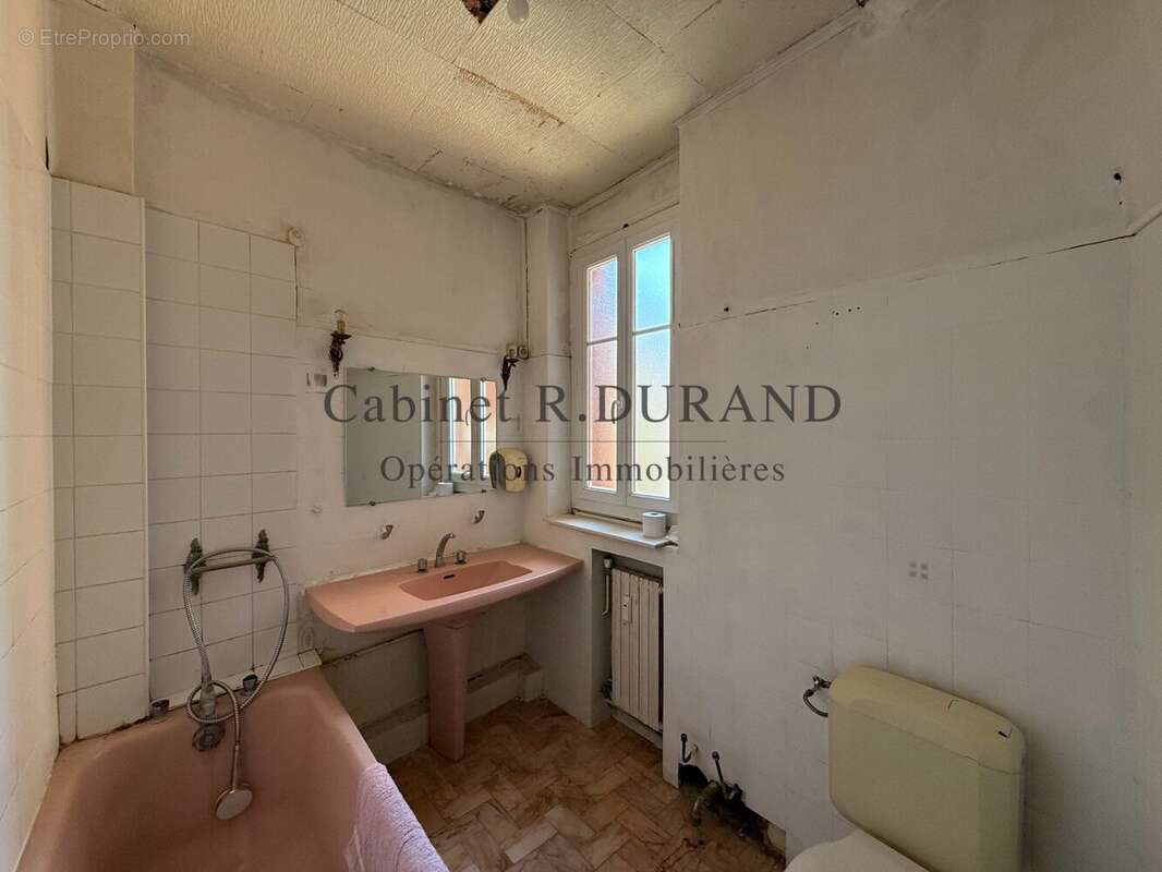 Appartement à COURBEVOIE