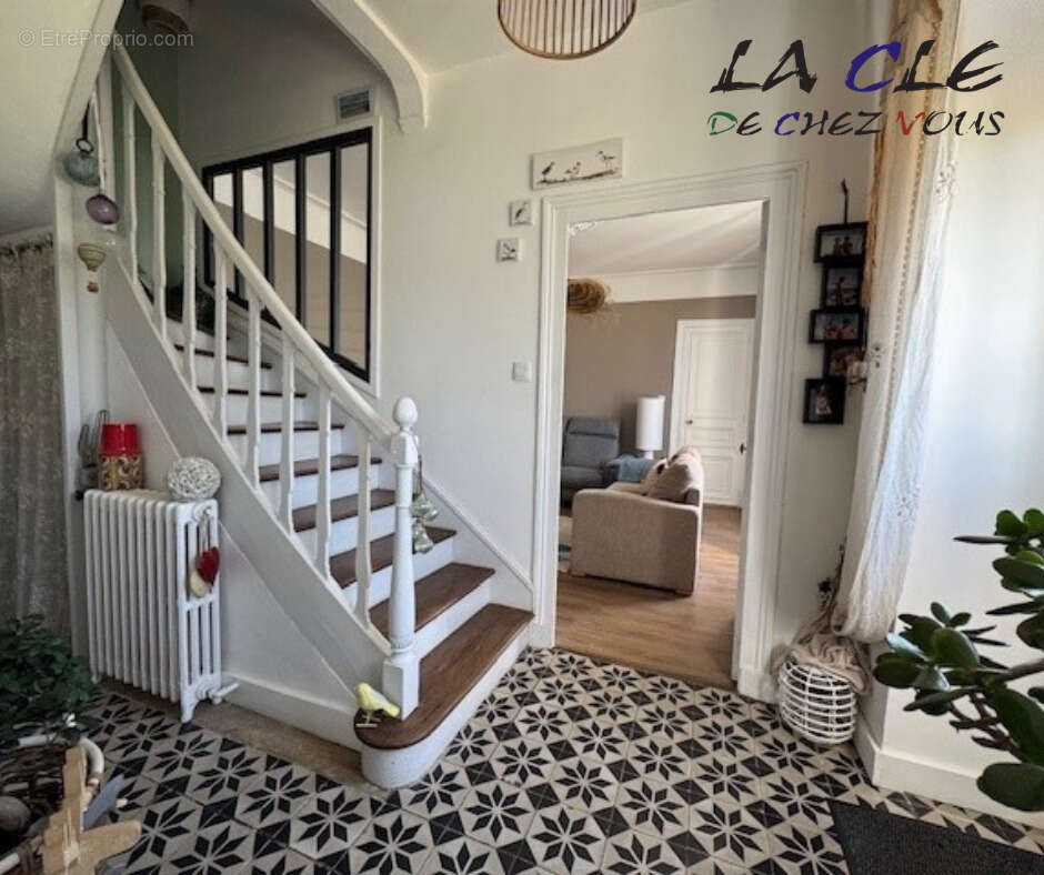 Maison à COULONGES-SUR-L'AUTIZE