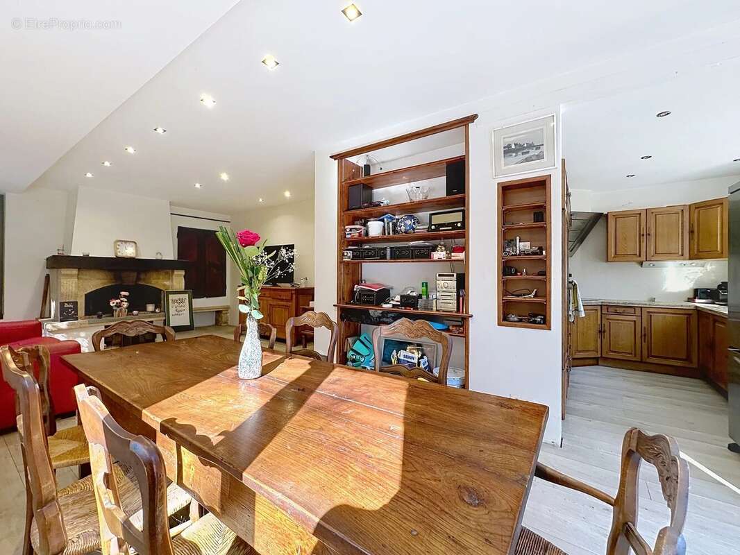 Maison à NANS-LES-PINS