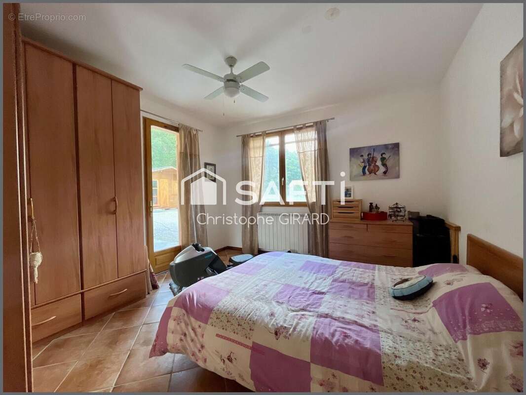 Maison 173 m² à La Tour-D'aigues  - photo 5