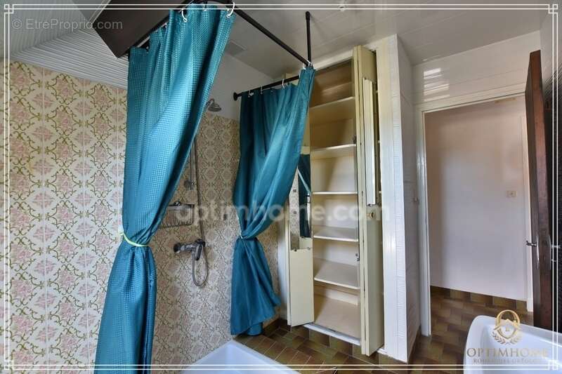 Une maison familiale où chaque espace raconte une histoire - A vendre 6 pièces LANNEMEZAN (65) - photo 9