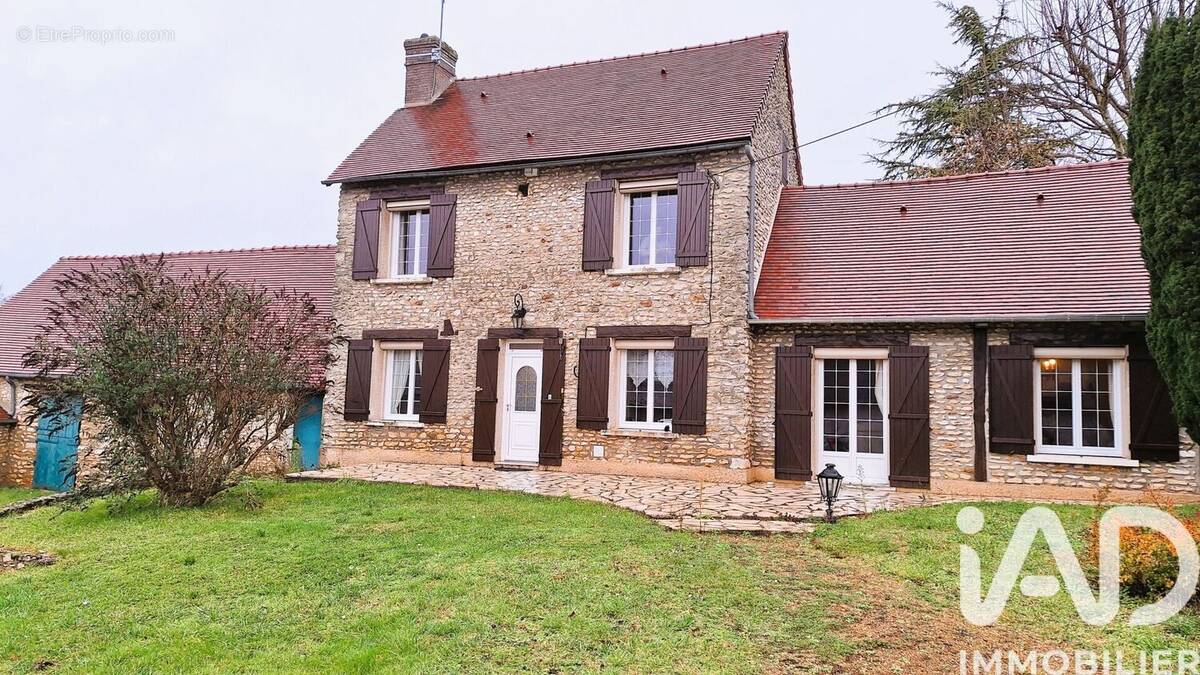 Photo 1 - Maison à MENILLES