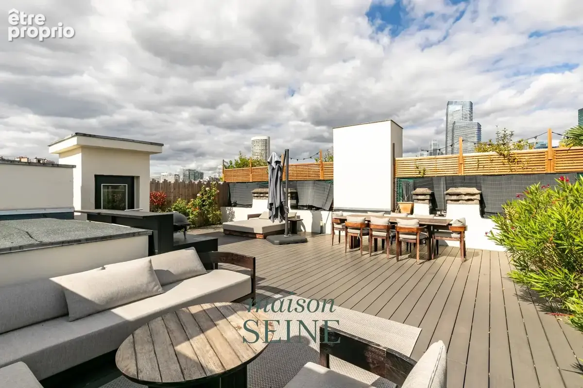 Neuilly sur Seine - Saint James - Hôtel particulier avec piscine et toit terrasse - Garage - photo 4