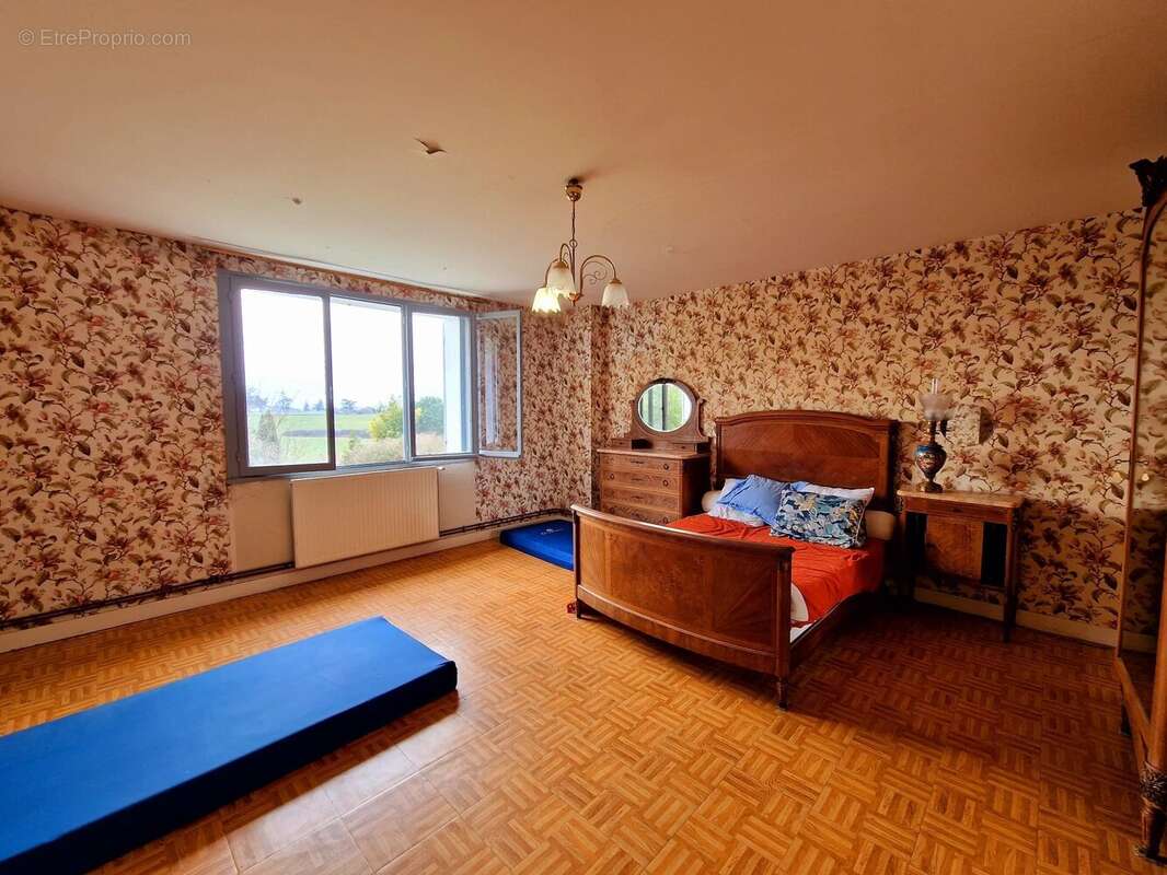 Maison à MONPRIMBLANC