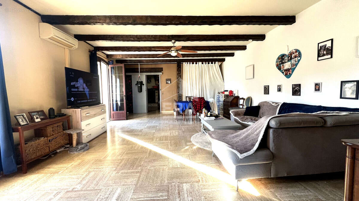 Appartement à CHATEAUNEUF-LES-MARTIGUES