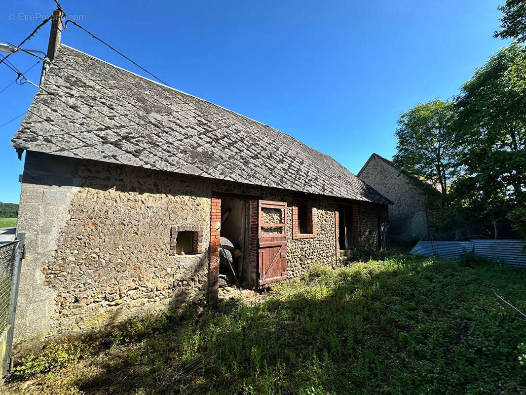 Authentique fermette avec dépendances, hangar et fort potentiel de valorisation - photo 10