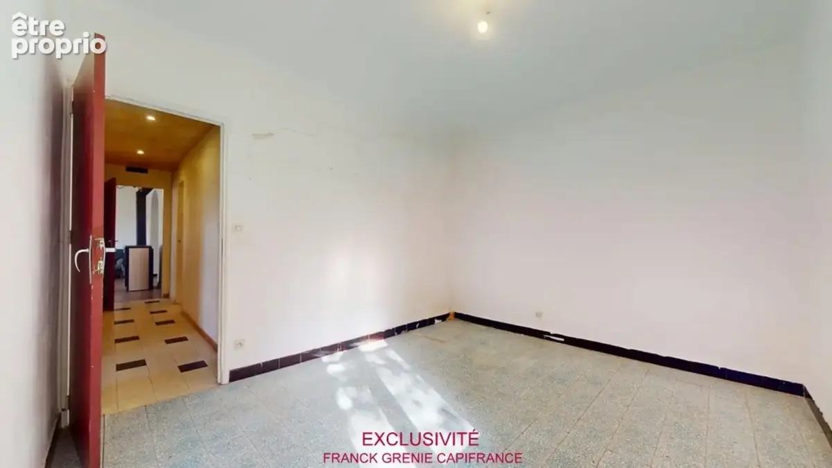 Tourves – maison à rénover 151 m² – 5 chambres – garage 60 m² – terrain 1 210 m² – panneaux solaires - photo 12