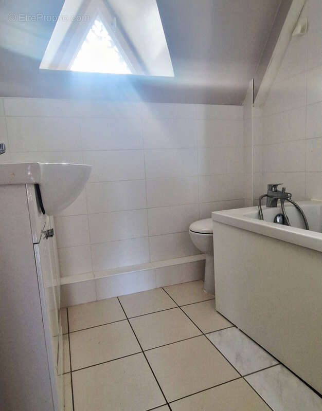 Sous compromis de vente ! maison 3pp avec jardin - commerces a pied - photo 11