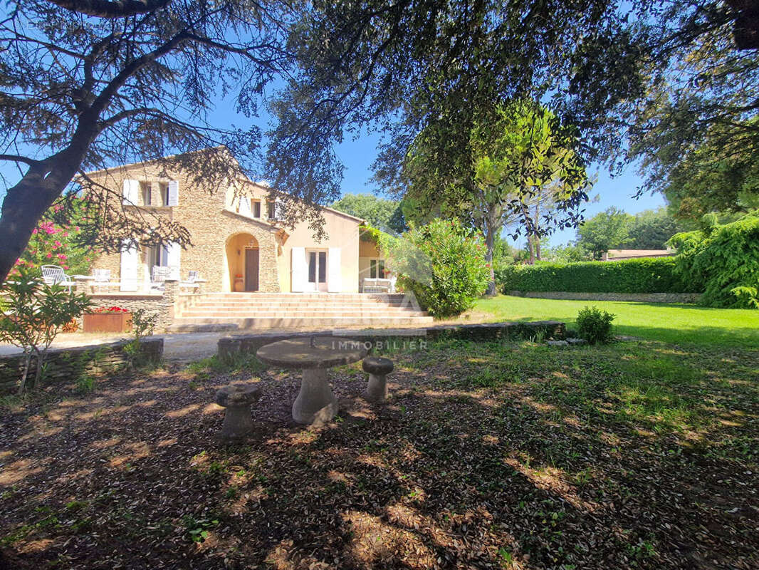 Maison à L'ISLE-SUR-LA-SORGUE