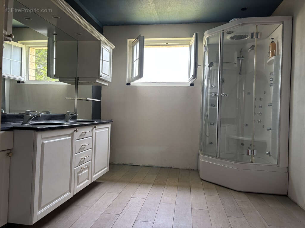 Maison à BAZOILLES-ET-MENIL