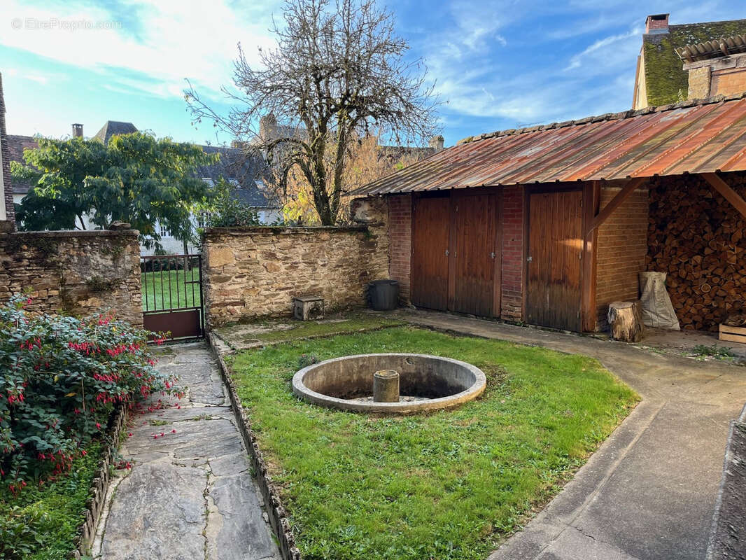 Maison à COUSSAC-BONNEVAL