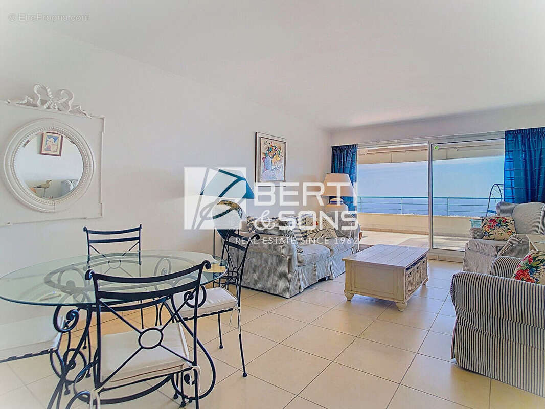 Appartement à MANDELIEU-LA-NAPOULE