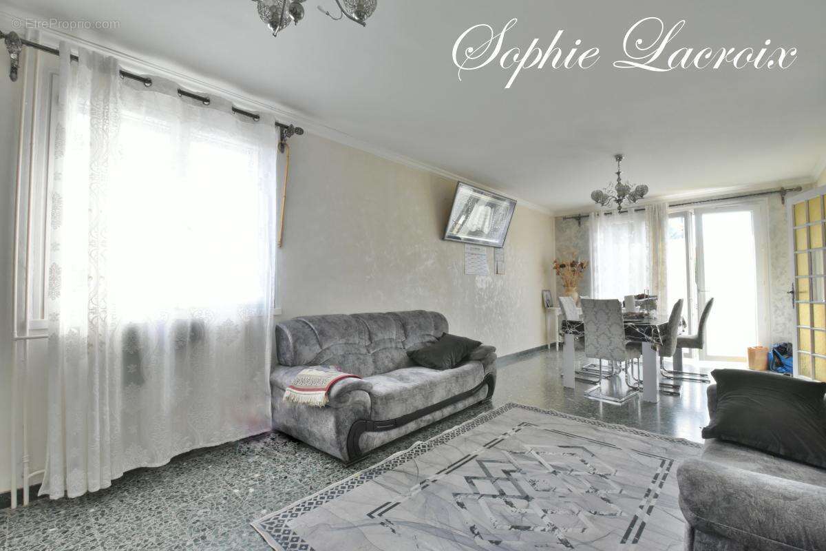 Maison à SALAISE-SUR-SANNE